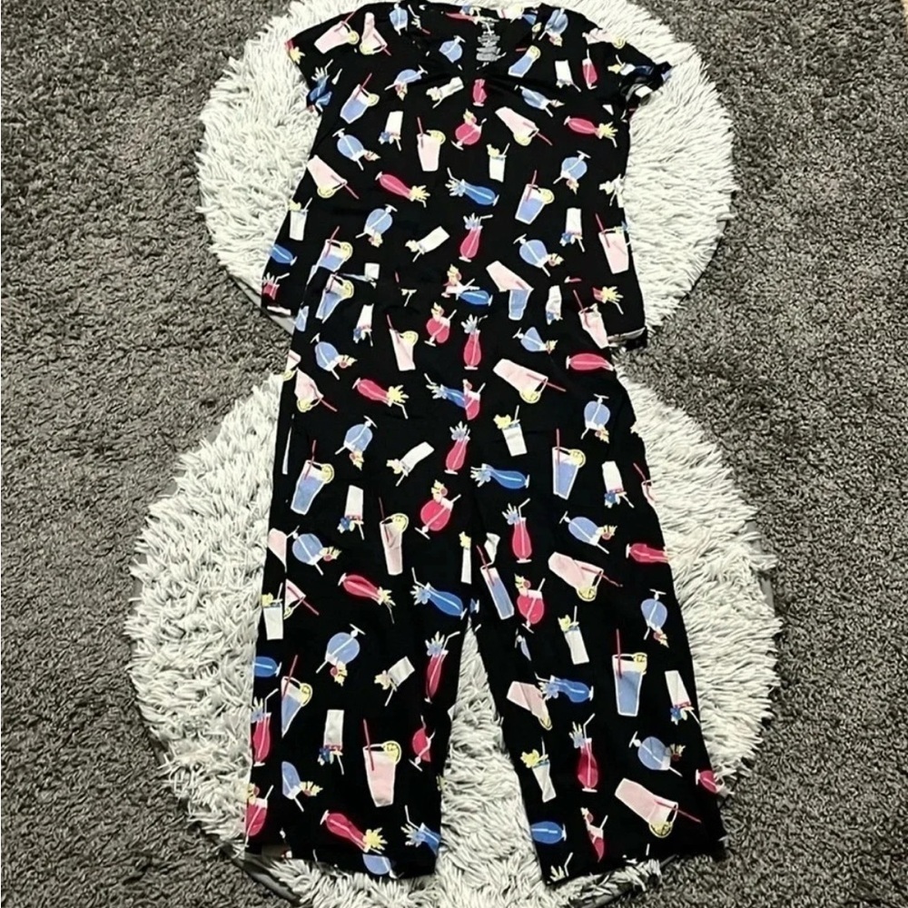 Colorful Cocktail Print White stag pajamas size medium